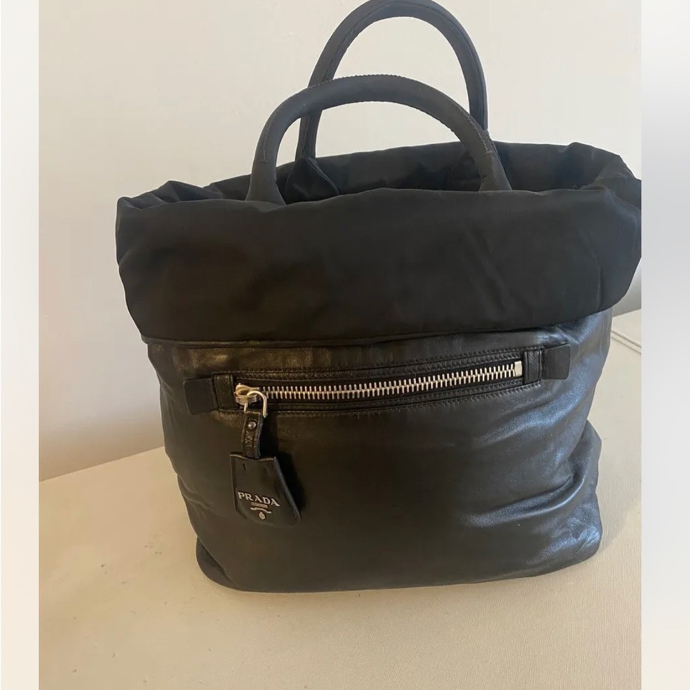 Authentic Prada  Reversible Leather/Nylon Tote Bag Shoulder Bag Shoulder Hanging